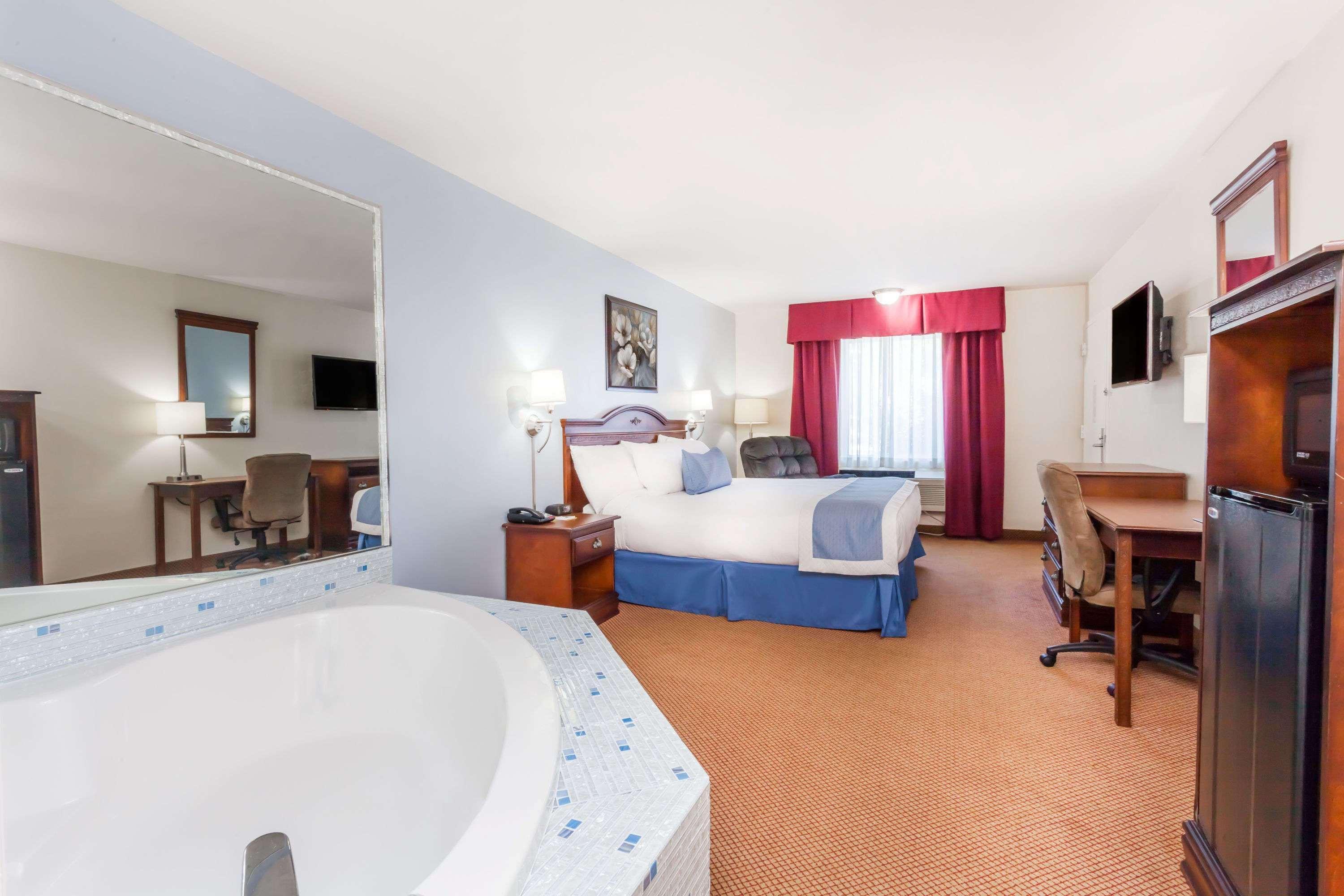Days Inn By Wyndham Hampton Extérieur photo